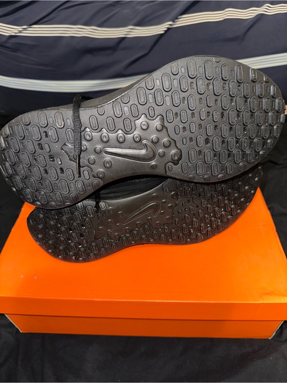Men’s Nike Revolution 7 - Picture 7 of 9